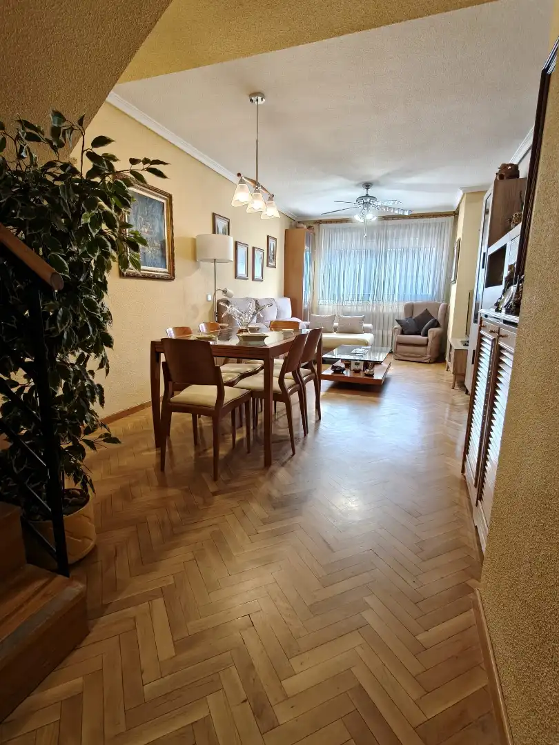 Comedor de Ático en venta en Madrid con Calefacción, Terraza y Trastero