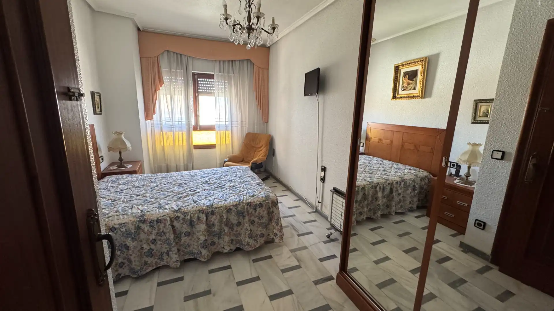 Habitación de Piso en venta en Dolores con Amueblado, Horno y Lavadora