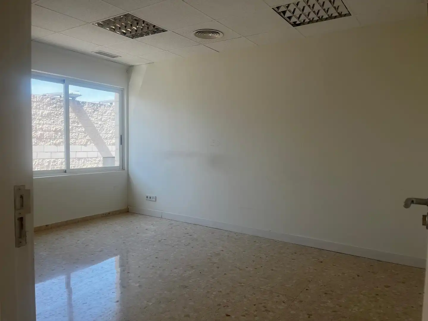 Oficina de lloguer a Torrellano, imagen 6