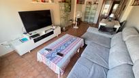 Sala d'estar de Pis en venda en Dos Hermanas amb Aire condicionat, Traster i Balcó