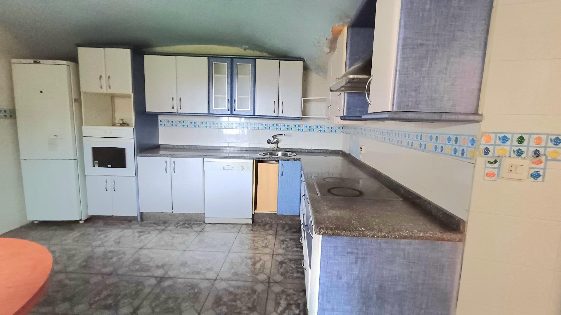 Kitchen of Flat for sale in Cáceres Capital  with Storage room