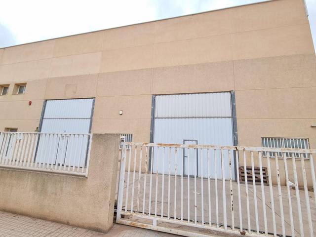 Nave industrial en Alquiler en Moncada