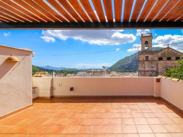 Semi-detached house with pool for sale in Pollença Poble