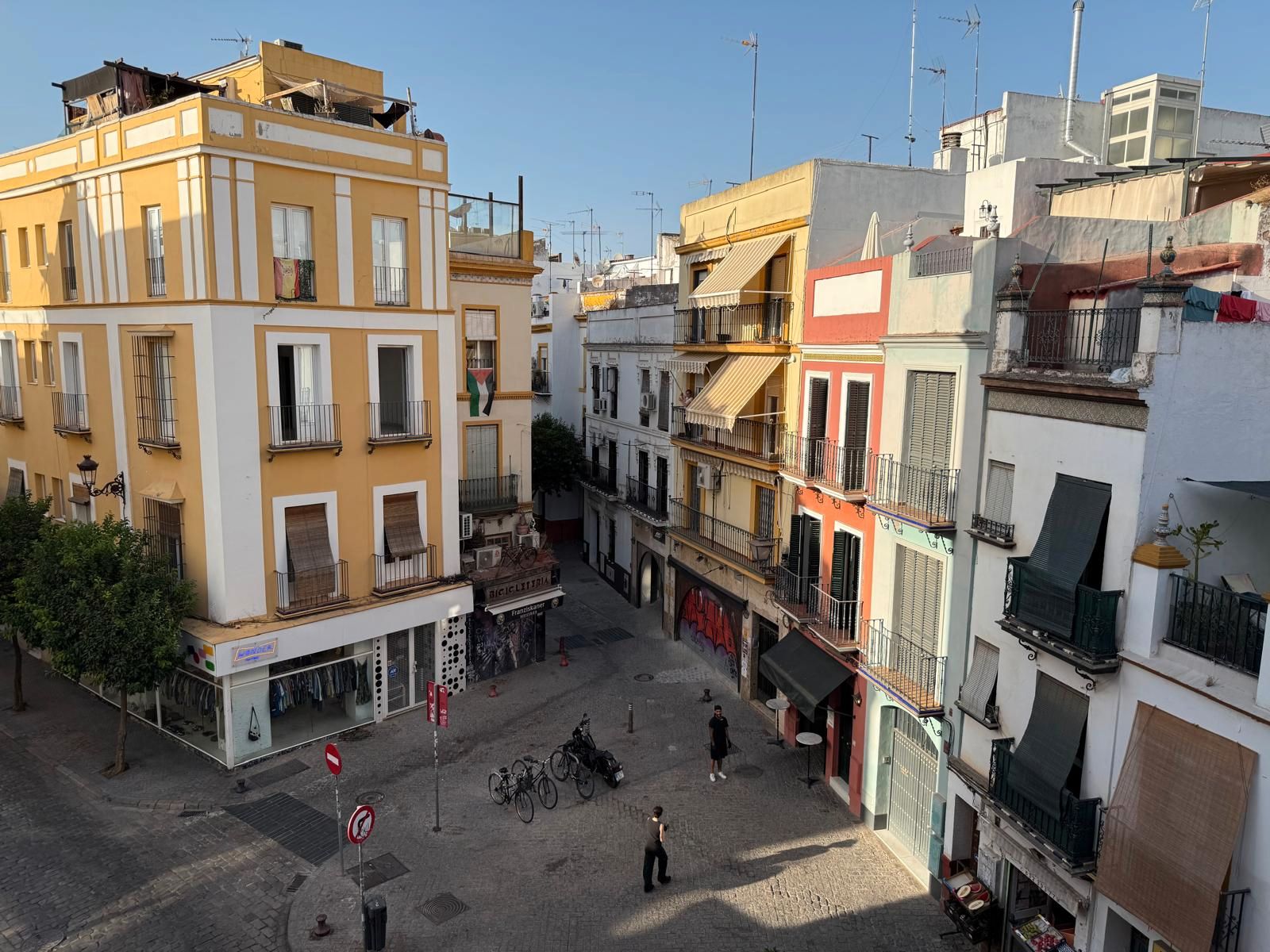 Exterior view of Flat for sale in  Sevilla Capital  with Air Conditioner, Storage room and Balcony