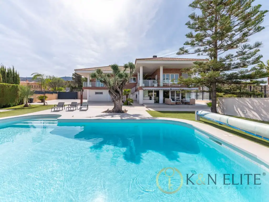 Vista exterior de Casa o chalet en venta en Petrer con Aire acondicionado, Jardín privado y Piscina