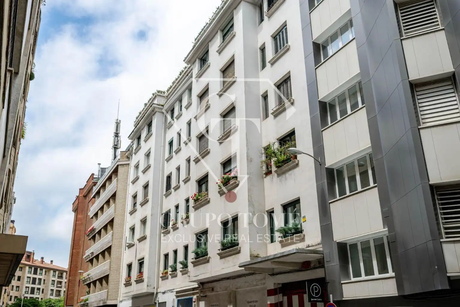 Vista exterior de Pis en venda en Donostia - San Sebastián  amb Calefacció