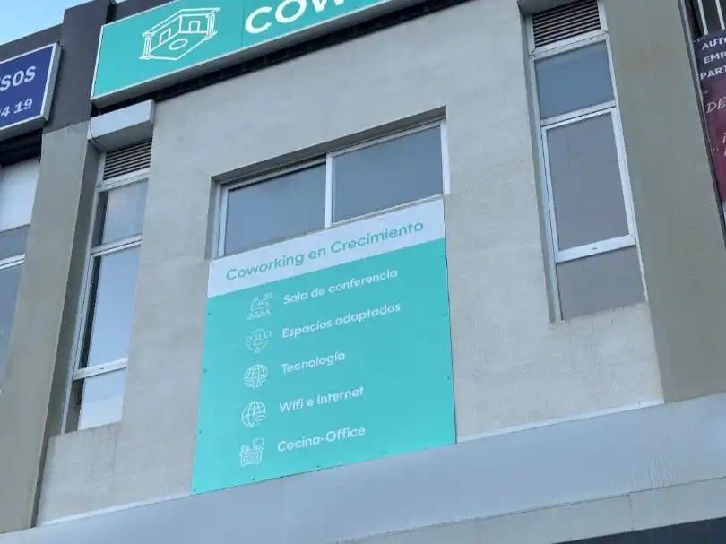 Office for rent in Fuenlabrada  with Air Conditioner, Heating and Furnished