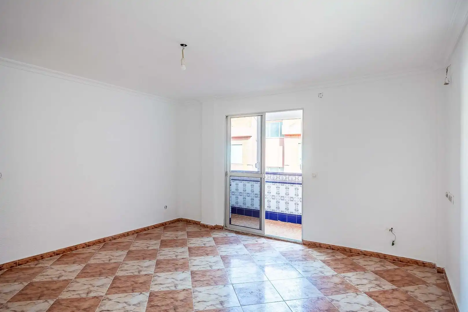 Piso en venta en Alcalá de Guadaira con Balcón