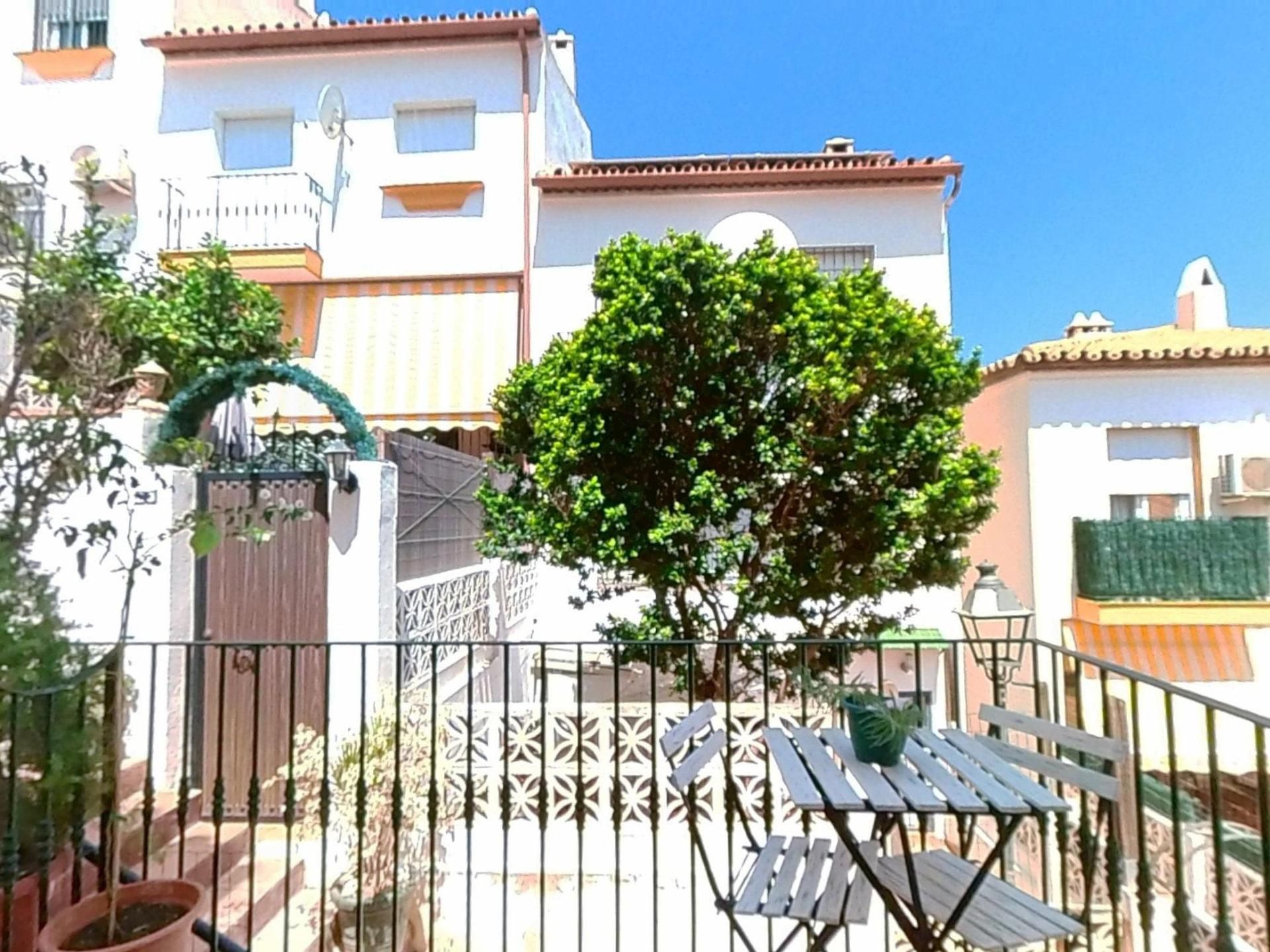Jardí de Casa adosada en venda en Rincón de la Victoria amb Aire condicionat, Parquet i Terrassa