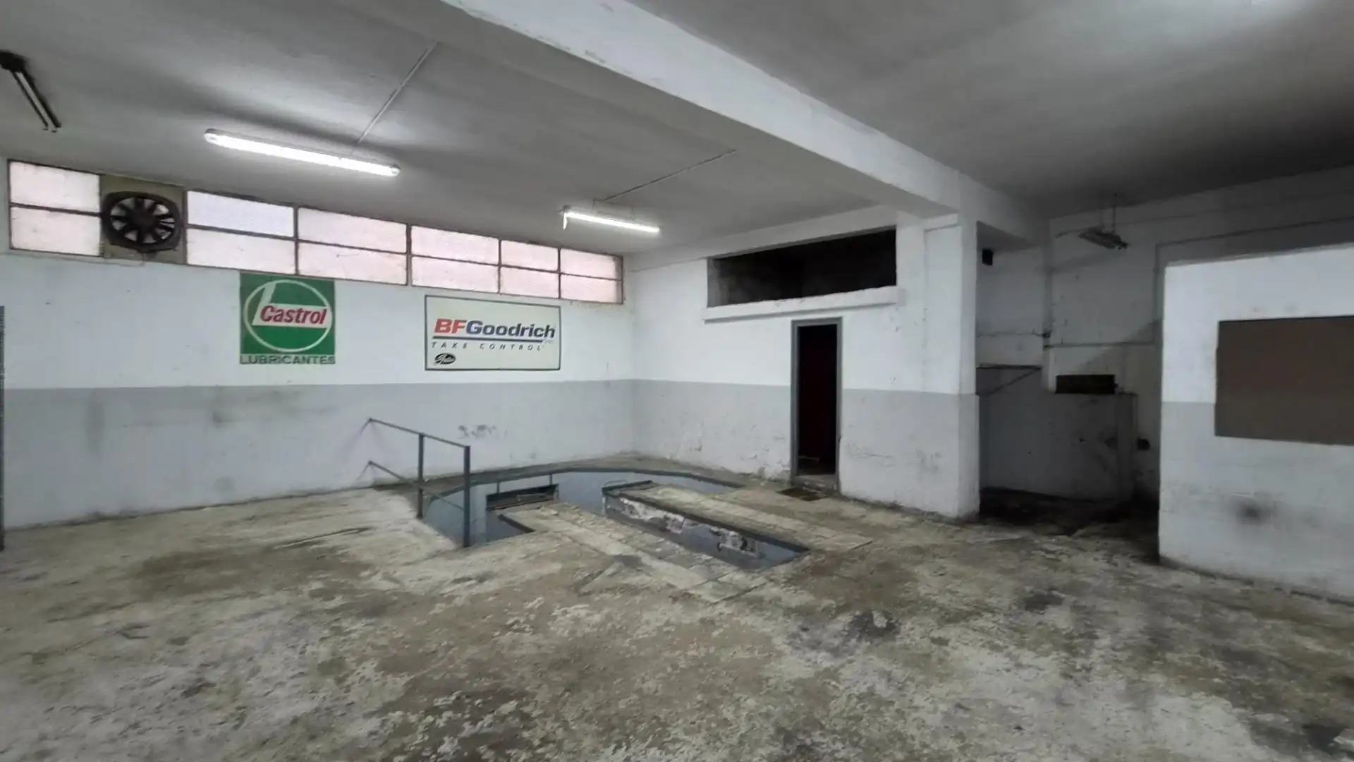 Local comercial en venda a Calle de la Batalla de Lepanto, imagen 4