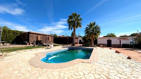 Fantástica casa en Urbanización los Almendros.