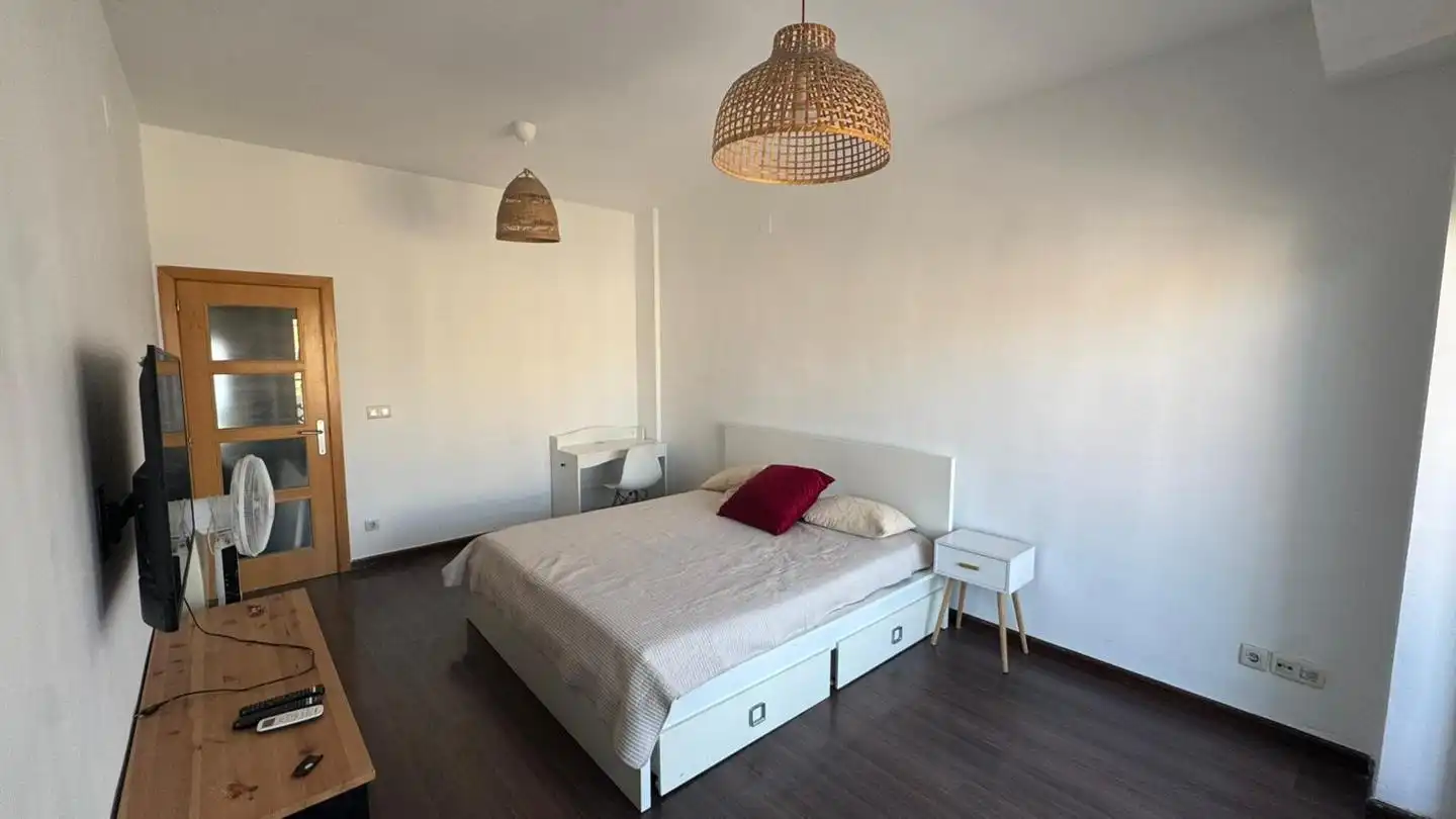 Schlafzimmer von Wohnung zur untervermieten in  Valencia Capital mit Klimaanlage, Heizung und Möbliert