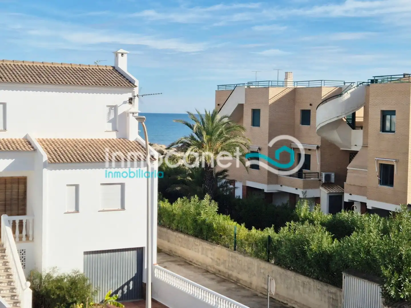 Vista exterior de Casa o xalet en venda en Oliva amb Aire condicionat, Calefacció i Terrassa
