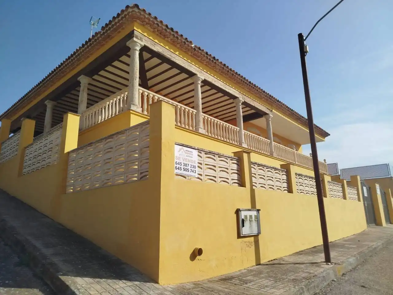 Vista exterior de Casa o xalet en venda en Ruidera amb Aire condicionat, Calefacció i Jardí privat