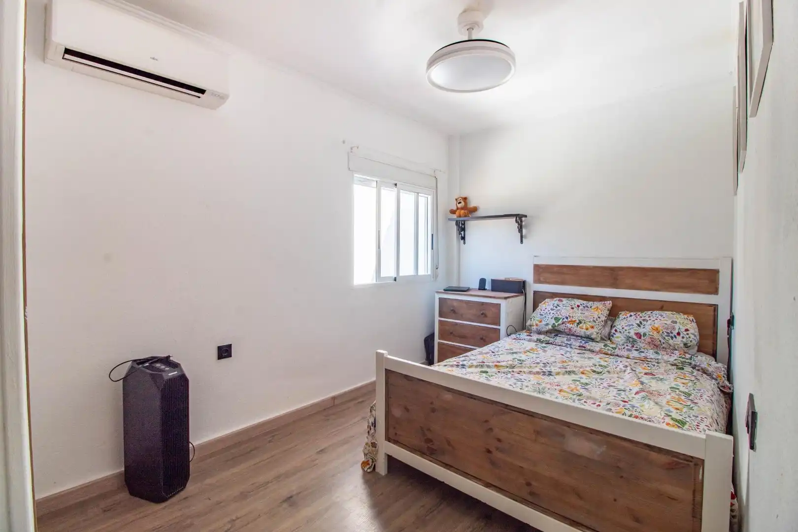 Dormitori de Casa o xalet en venda en Orihuela amb Aire condicionat, Jardí privat i Terrassa