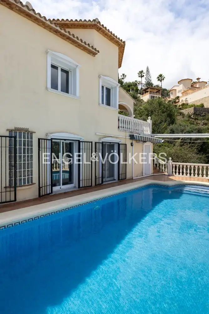 Vista exterior de Casa o xalet en venda en Pedreguer amb Aire condicionat, Calefacció i Jardí privat