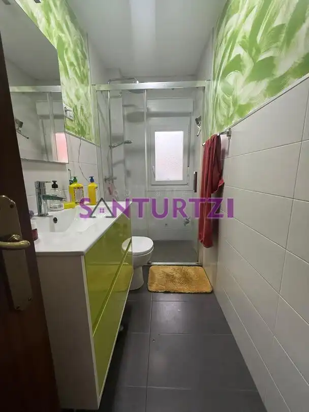 Bathroom of Flat for sale in Santurtzi   with Heating and Storage room