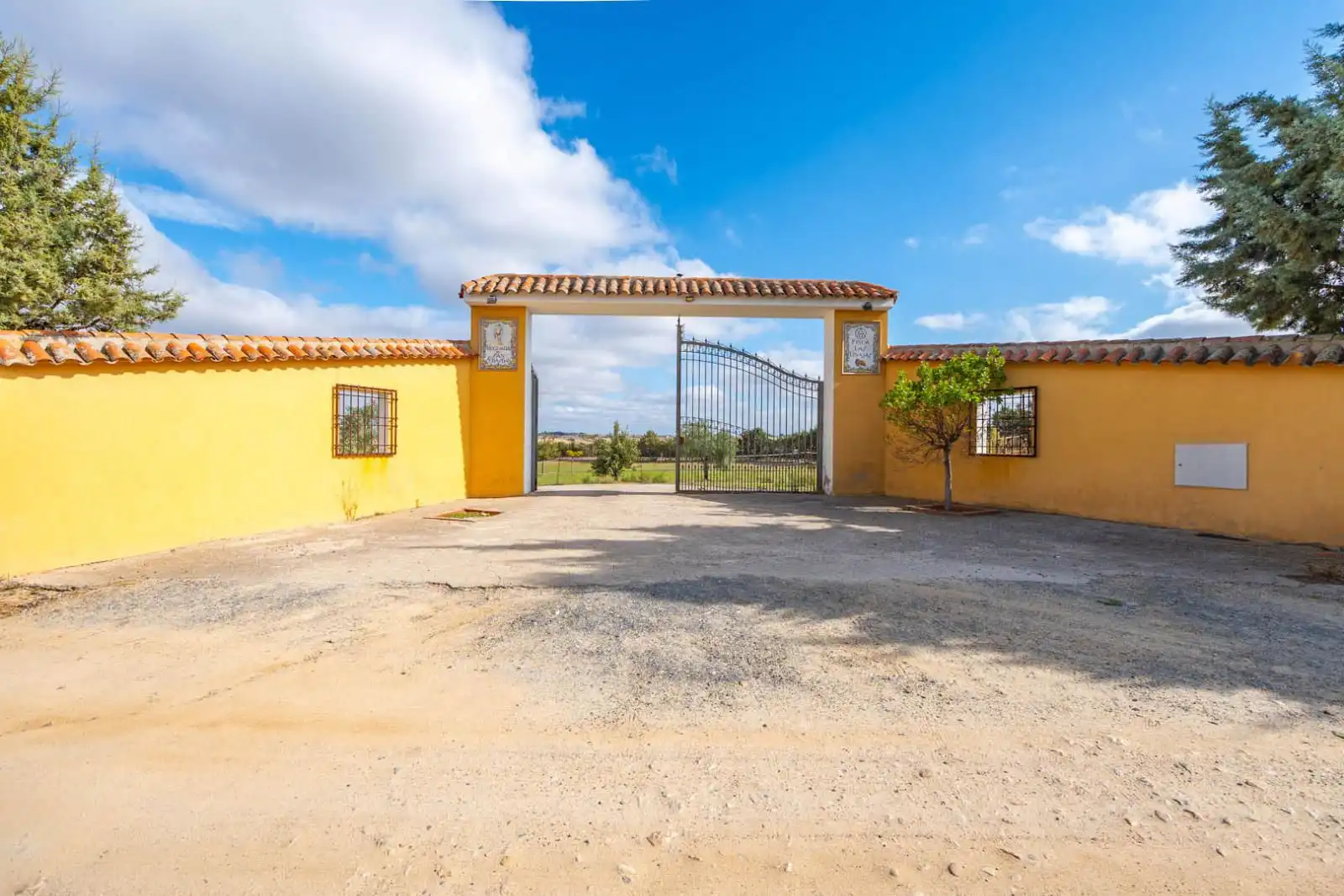 Grundstücke zum Verkauf in Olivares, Batres
