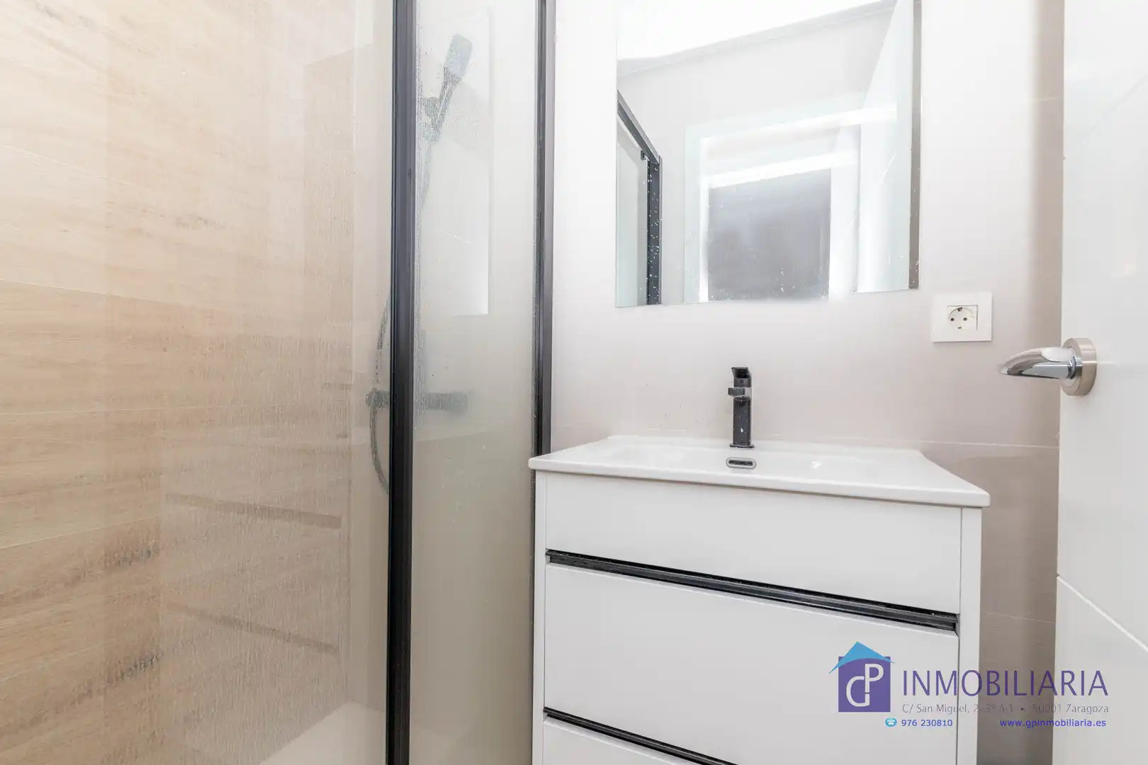 Flat for sale in Calle de Santiago, Alfonso