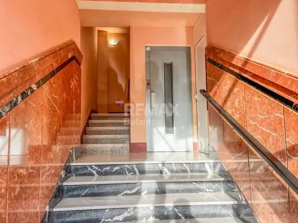 Piso en venta en Vigo  con Parquet y Terraza