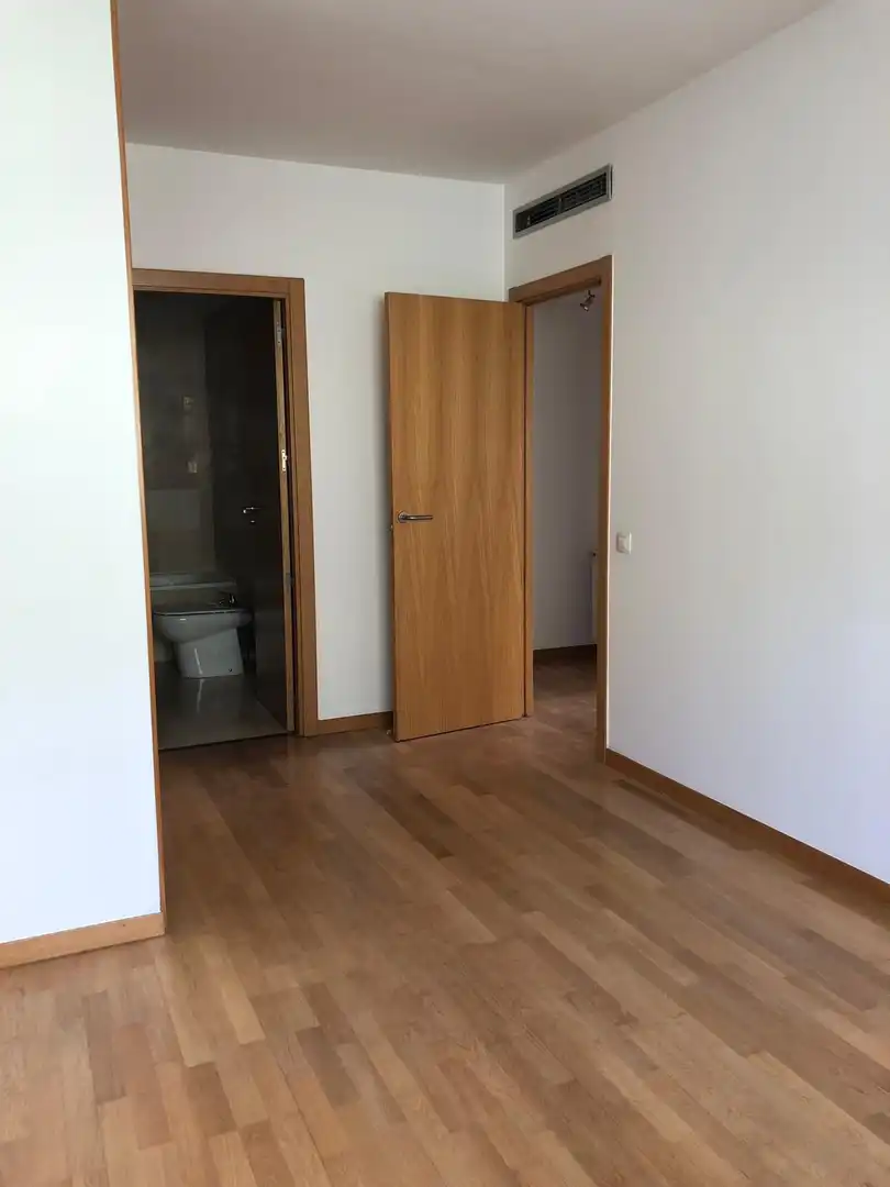 Bedroom of Flat for sale in Sant Cugat del Vallès  with Heating, Parquet flooring and Swimming Pool