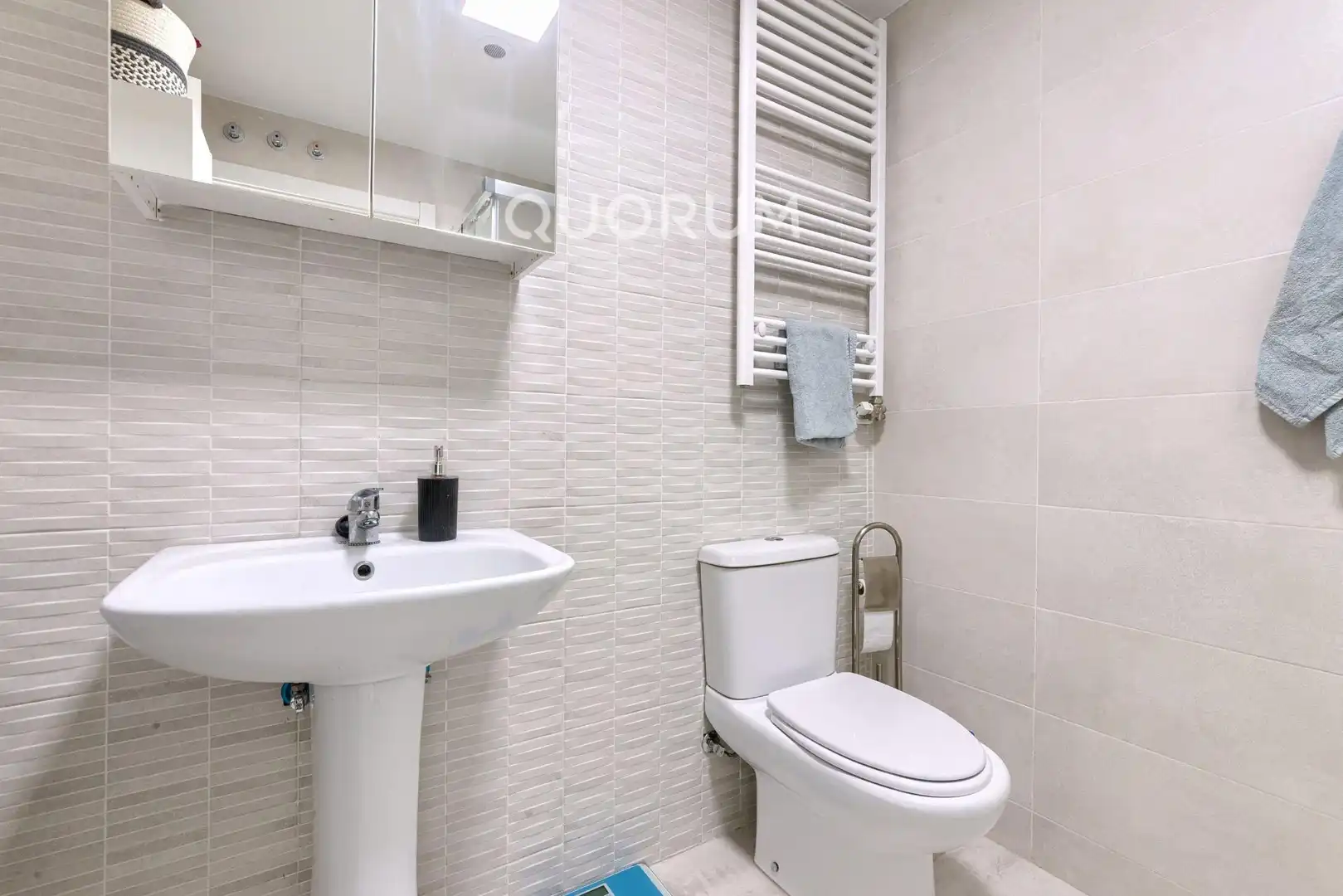 Baño de Piso en venta en Basauri  con Calefacción y Amueblado