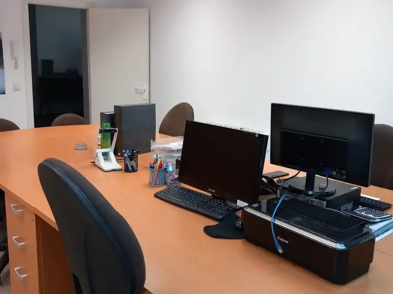 Oficina de lloguer en Mollerussa amb Aire condicionat, Calefacció i Moblat