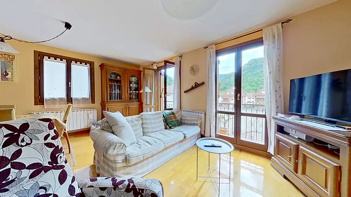 Sala d'estar de Casa adosada en venda en Isaba / Izaba amb Calefacció, Moblat i Balcó