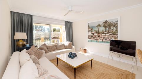 Foto 4 de Pis en venda a Conjunto White Pearl Beach, Romana Playa, Málaga