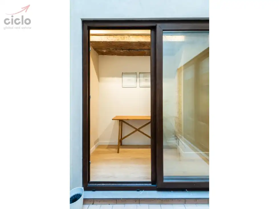 Habitación de Piso de alquiler en Sevilla con Terraza, Piscina y Amueblado