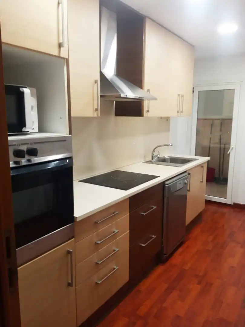 Cocina de Piso de alquiler en Girona con Aire acondicionado, Calefacción y Parquet