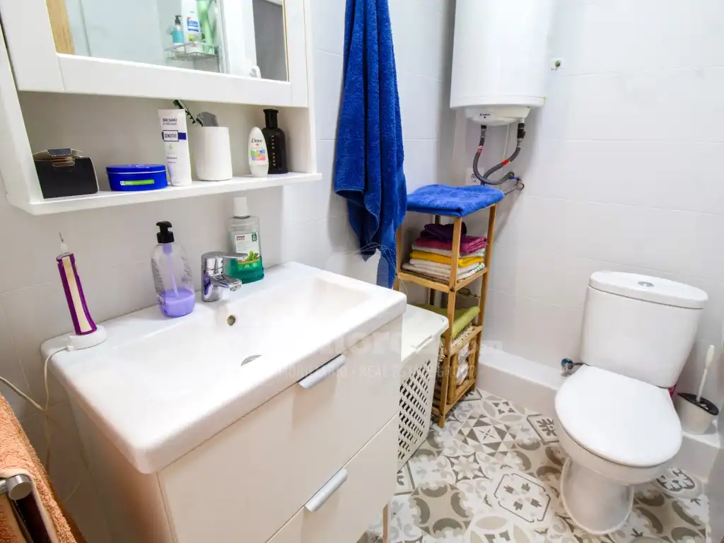 Bathroom of Flat for sale in Es Castell  with Air Conditioner and Terrace