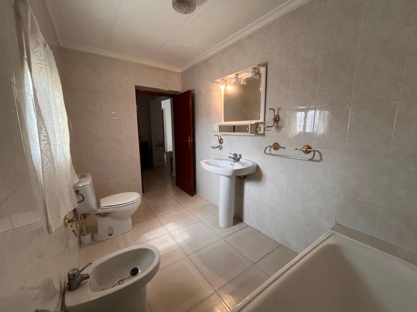 Baño de Casa adosada en venta en Tobarra con Jardín privado, Terraza y Trastero