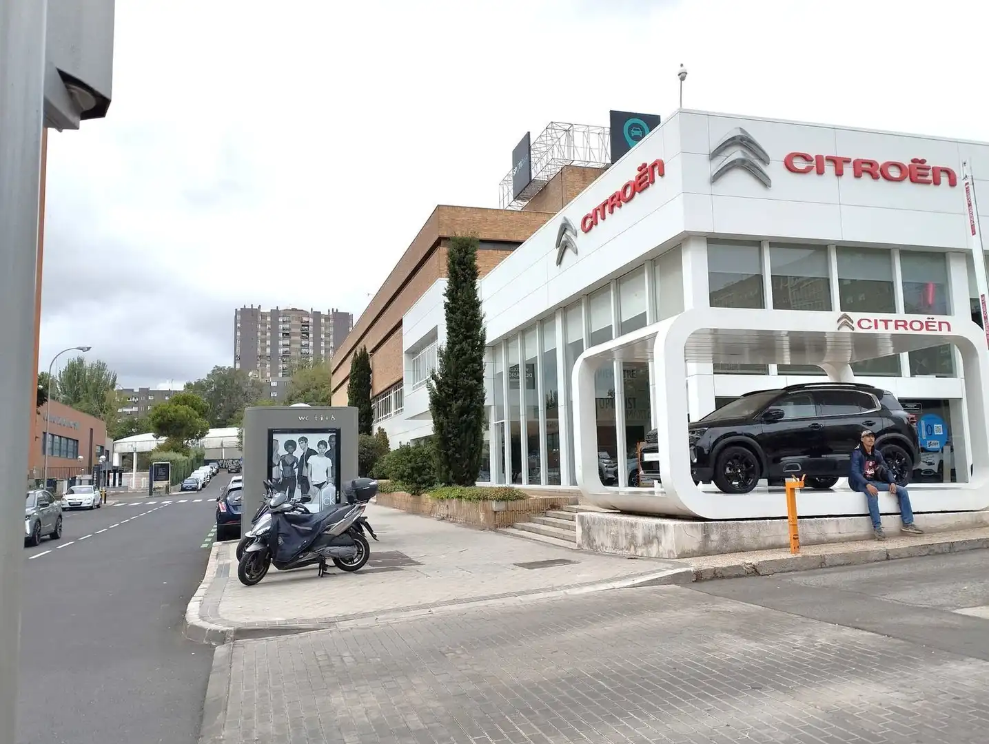 Vista exterior de Local en venta en  Madrid Capital con Aire acondicionado