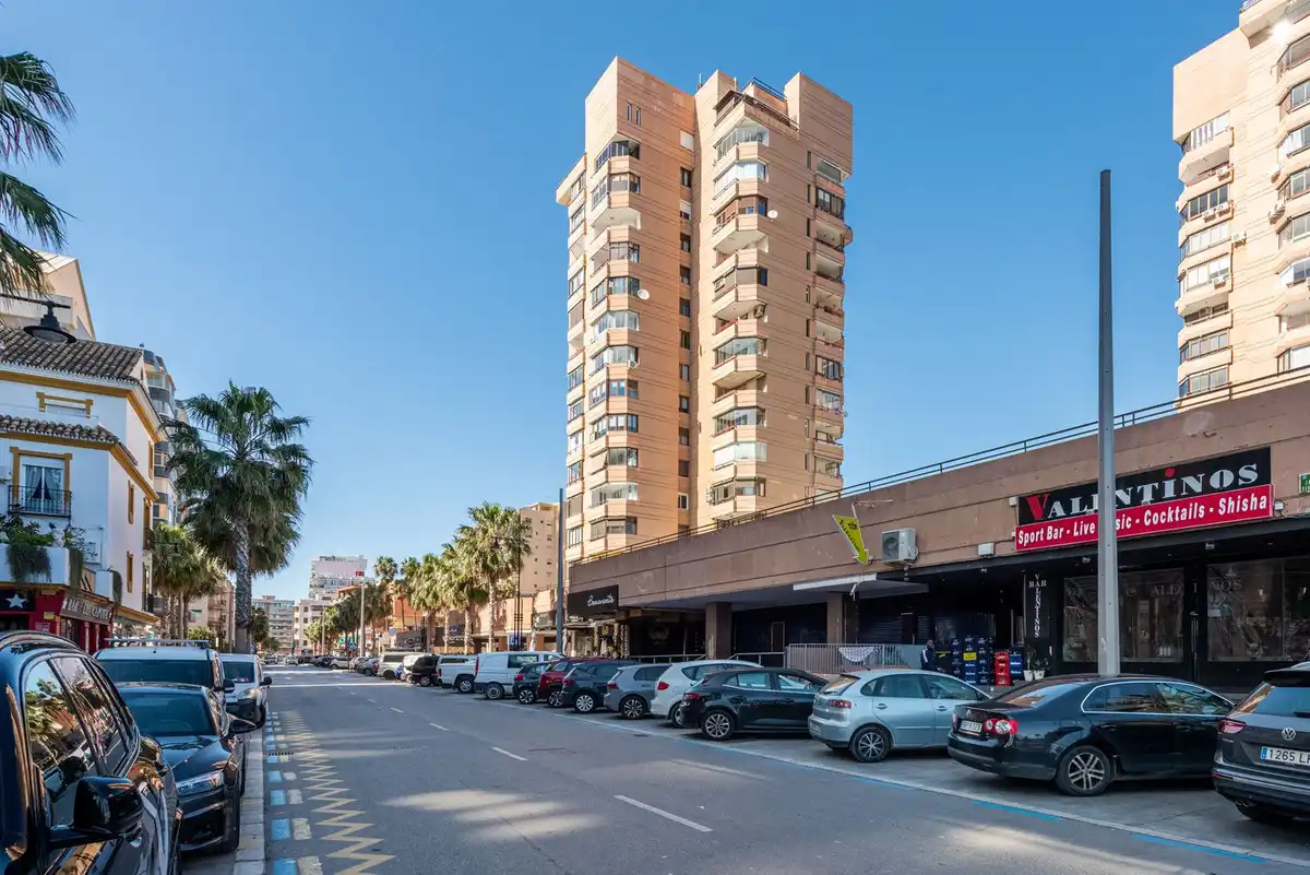 Vista exterior de Apartament en venda en Fuengirola amb Aire condicionat, Calefacció i Terrassa