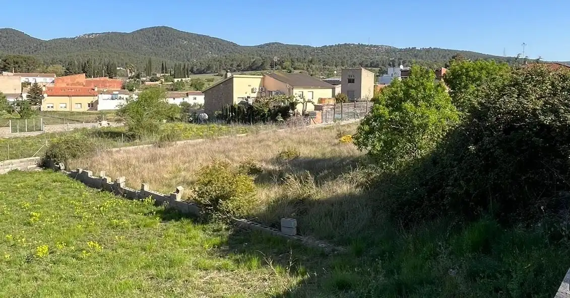 Terreny residencial en venda a Carrer Frederica Montseny 3