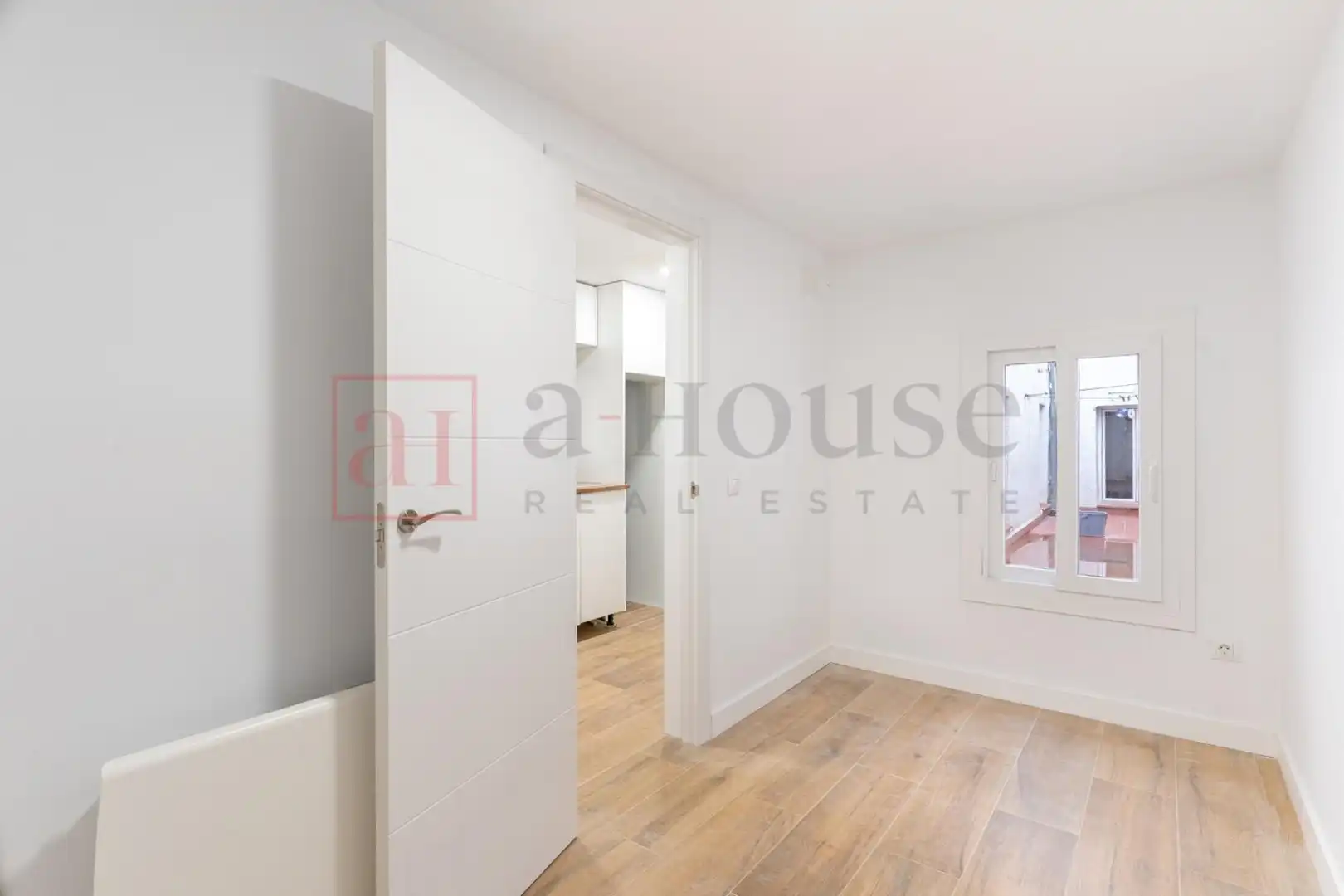 Habitación de Local en venta en Madrid con Aire acondicionado