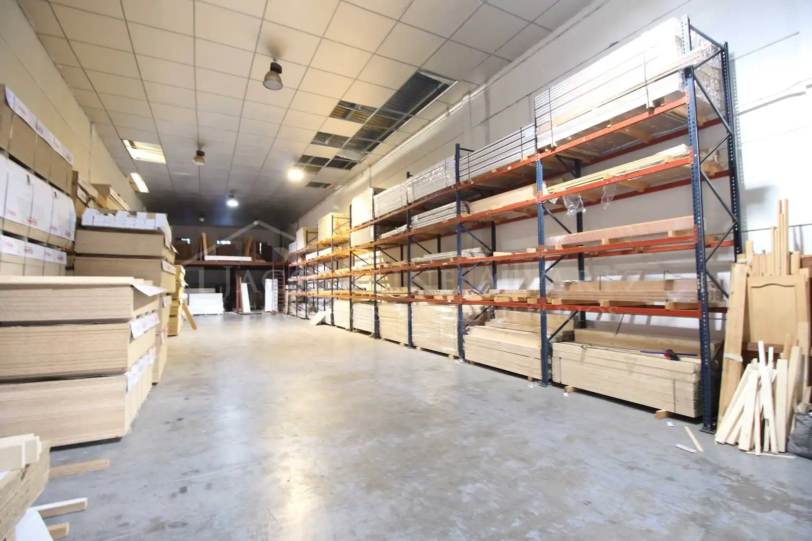 Nave industrial en venta en Pintores - Ferial