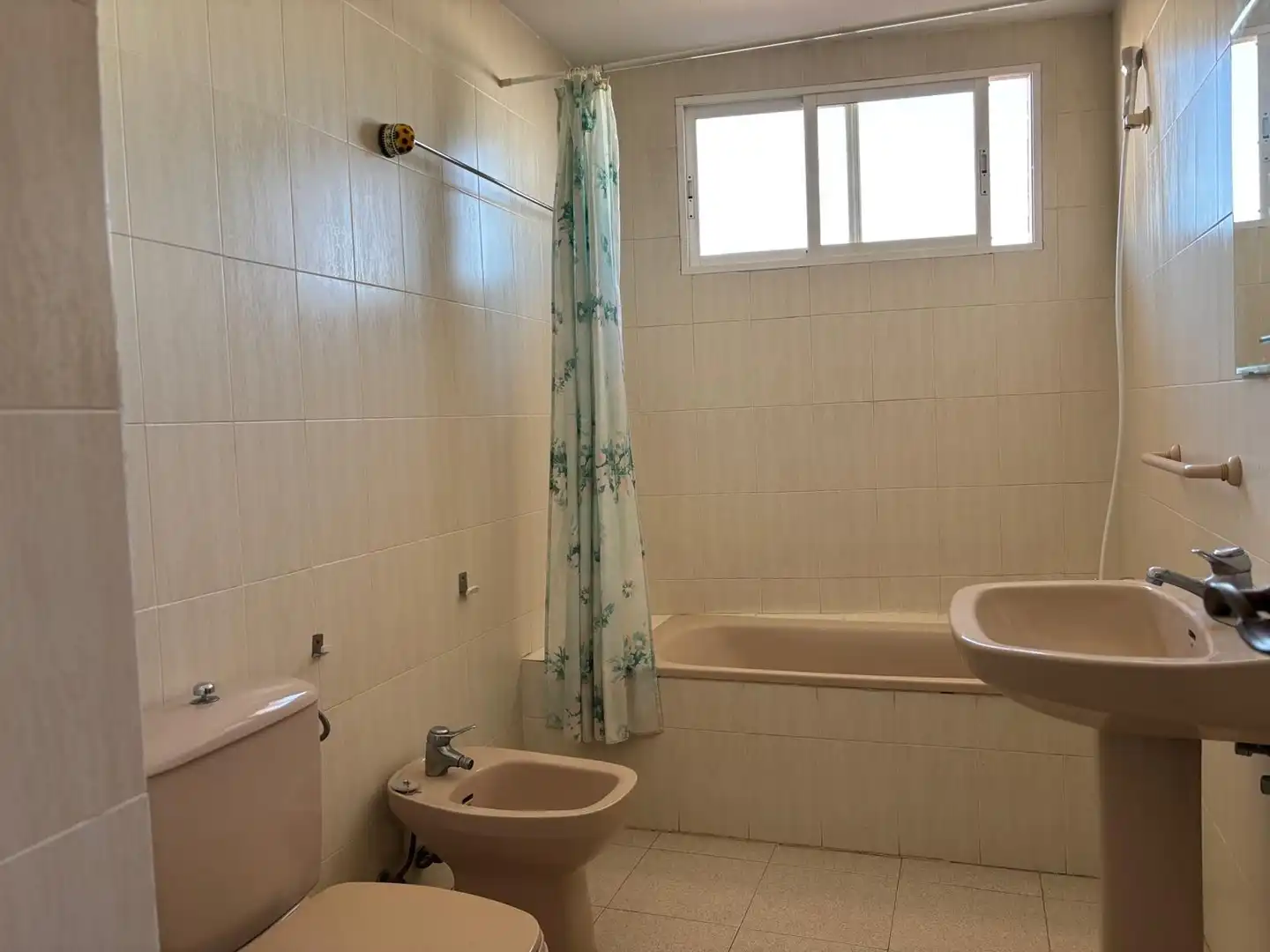 Baño de Apartamento en venta en Torrevieja con Amueblado