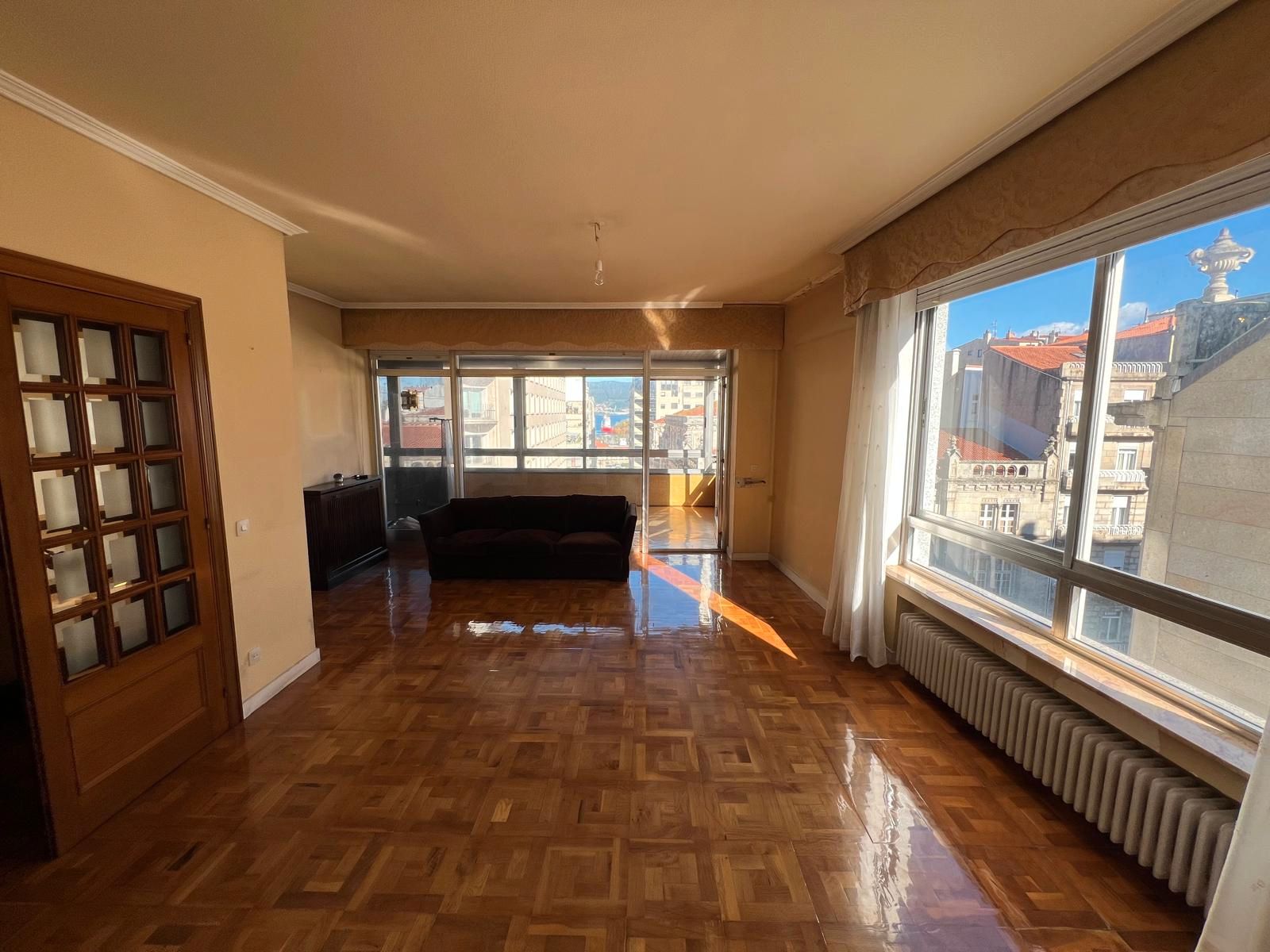 Sala d'estar de Pis en venda en Vigo  amb Calefacció i Traster