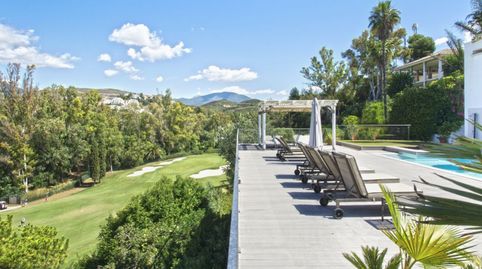 Villa con vistas en primera línea de golf en Marbella, imatge 2