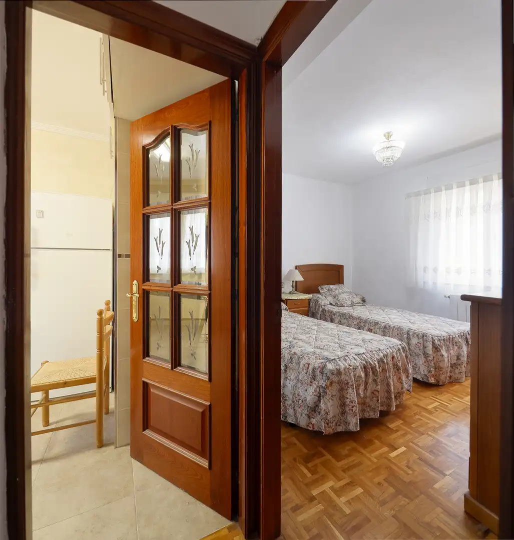 Habitación de Piso en venta en Oviedo  con Calefacción y Parquet