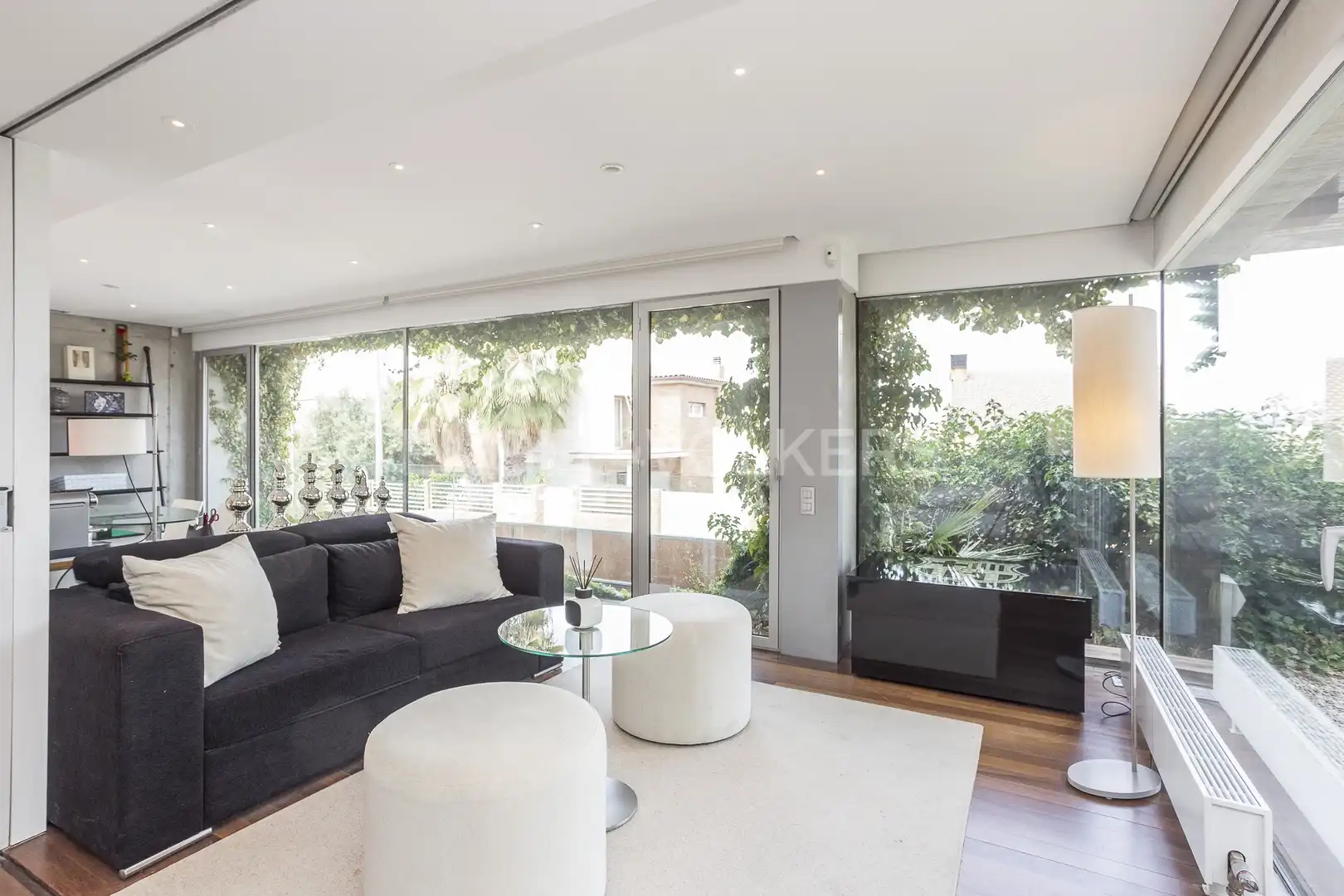 Sala de estar de Casa o chalet en venta en El Papiol con Aire acondicionado, Calefacción y Jardín privado