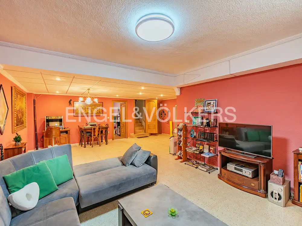 Houses for sale in San Vicente del Raspeig / Sant Vicent del Raspeig  with Air Conditioner, Heating and Private garden