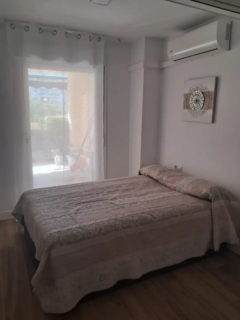 Dormitori de Apartament de lloguer en Torrox amb Aire condicionat, Calefacció i Terrassa
