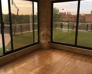 Terrassa de Àtic en venda en  Madrid Capital amb Aire condicionat, Calefacció i Jardí privat