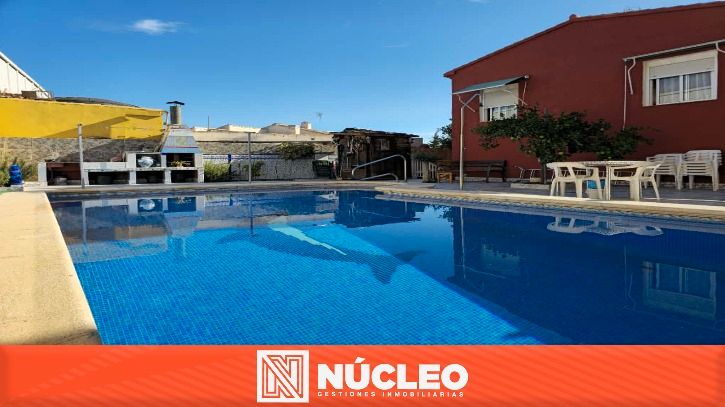 Piscina de Casa o xalet en venda en Orihuela amb Aire condicionat, Jardí privat i Terrassa
