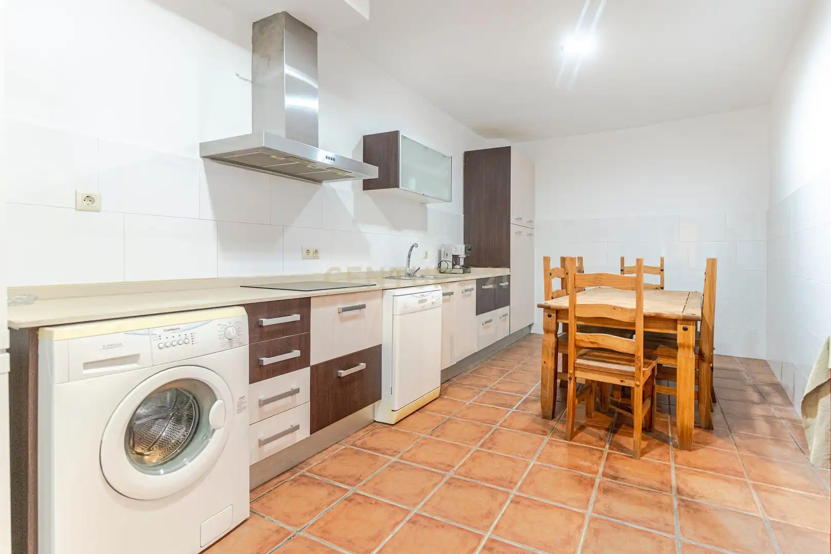 Cuina de Casa adosada en venda en Ugíjar amb Aire condicionat, Forn i Rentadora