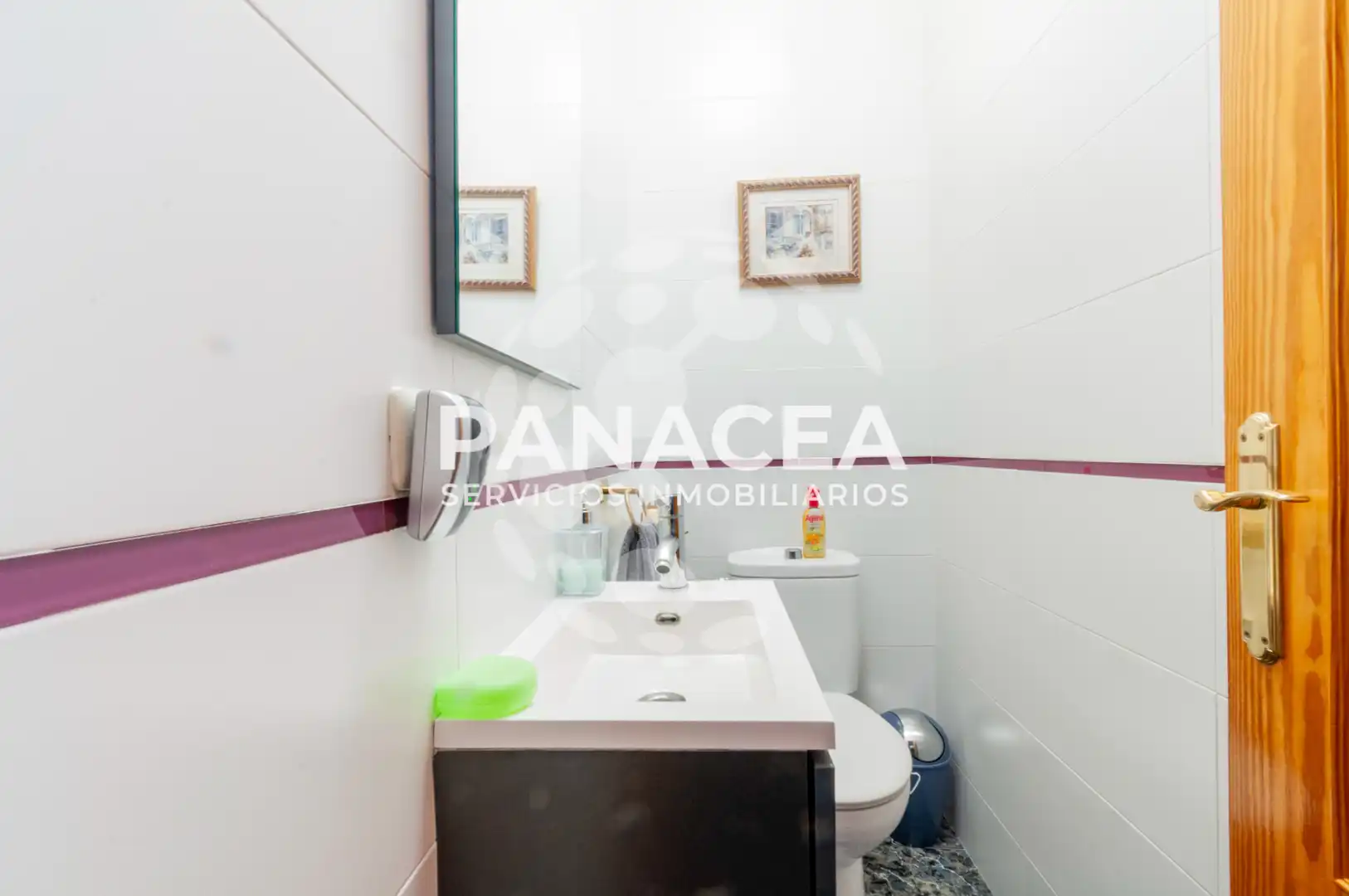 Baño de Casa adosada en venta en Vícar con Jardín privado, Terraza y Amueblado