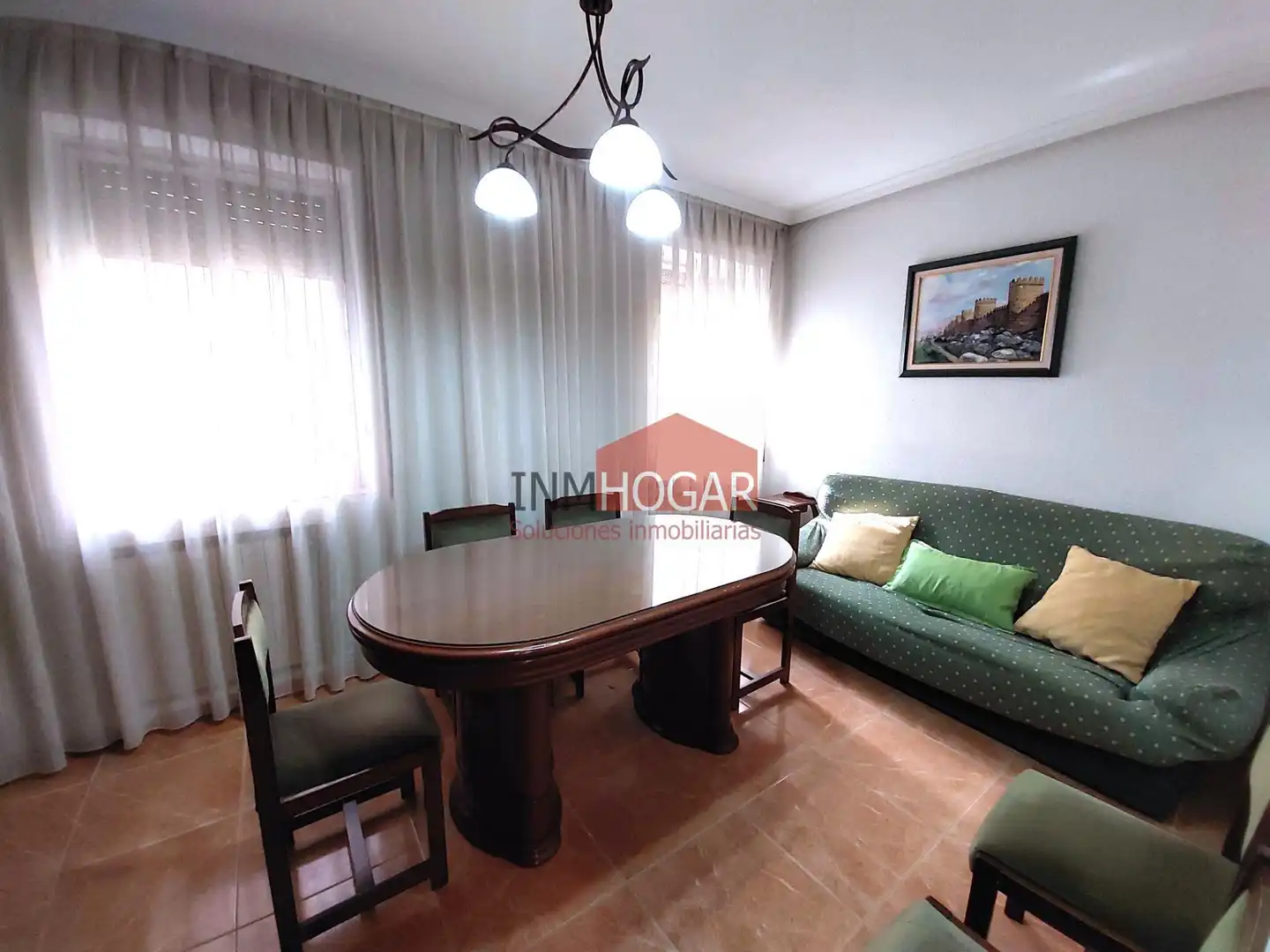 Sala d'estar de Casa o xalet en venda en Ávila amb Calefacció, Traster i Moblat